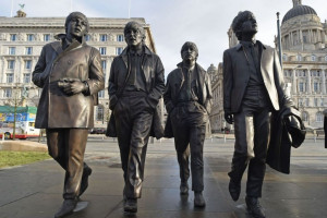 Памятники рок-звездам