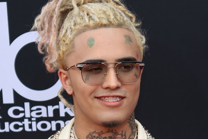 Lil Pump прилетел в Москву перед первым большим сольным концертом в России,и сразу же попал в базу миротворца.